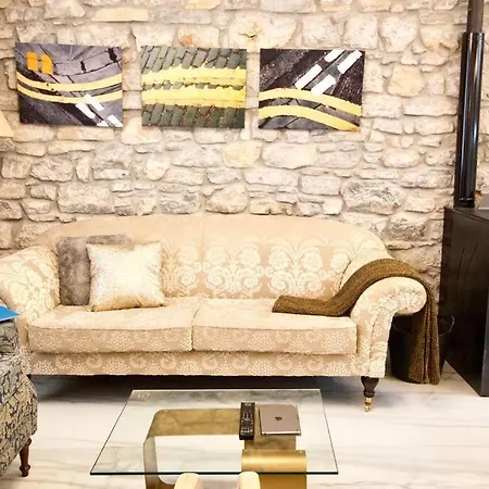 El Patio De Mis Casas 132A3 *